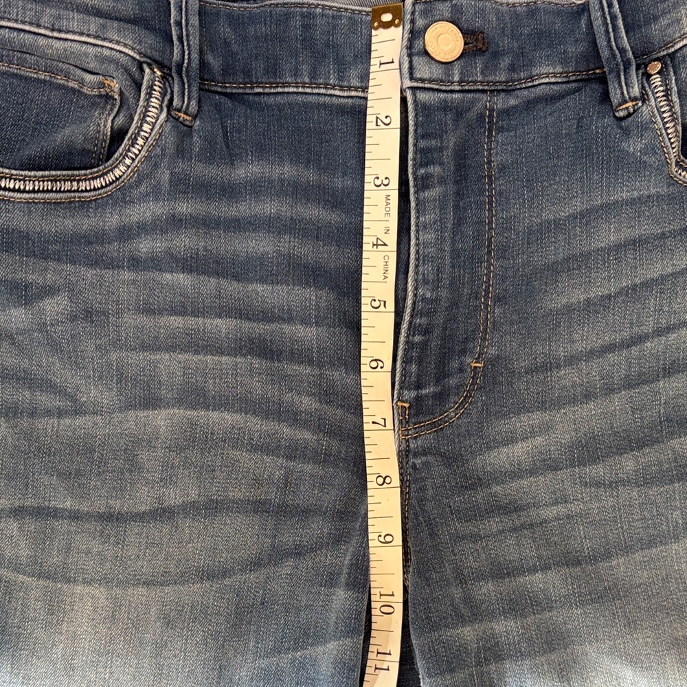 White House Black Market Distressed Blue relaxed Jeans 12L - Picture 7 of 13